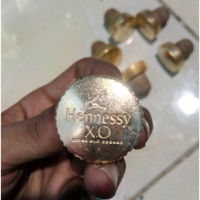 tutup botol hennessy xo