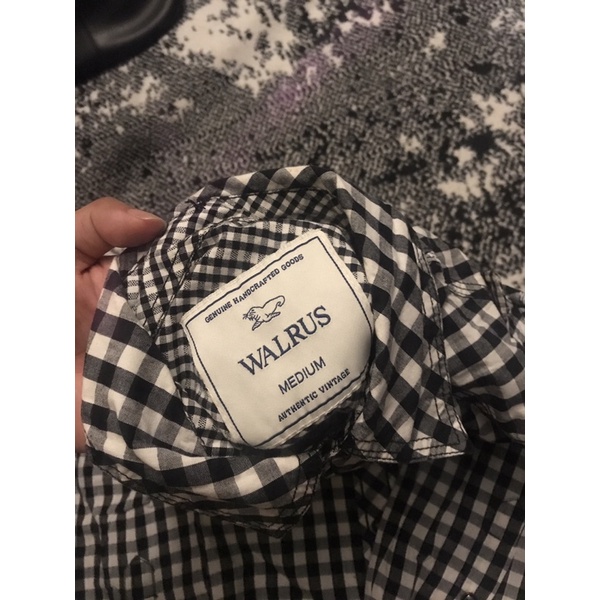 kemeja Walrus