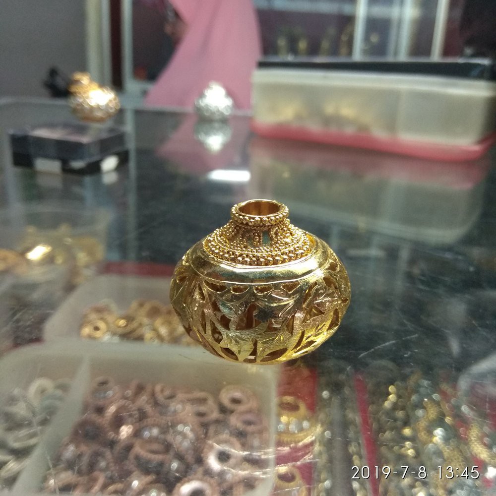 Selut Mendak Keris Kuning Emas Motif Daun