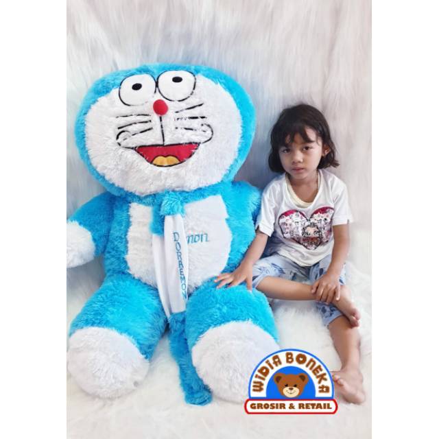boneka doraemon jumbo berdiri syal 1,1 meter bulu rasfur