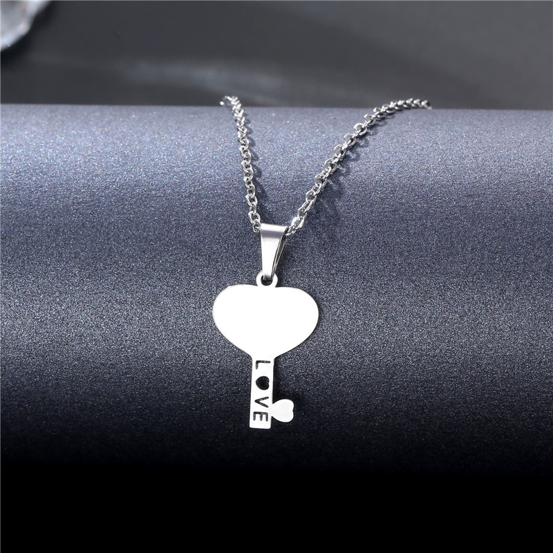 Gaya baru kalung wanita Beruang sweater chain titanium steel hip hop kalung pendek fashion aksesoris