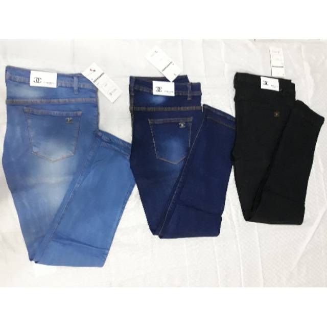 Celana  jeans chanel wanita