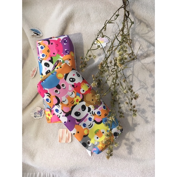 

Kotak Pensil Hewan (Waterproof)