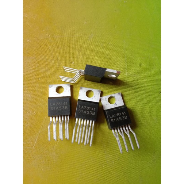 ic vertikal 78141 SAH ic vertikal la 78141