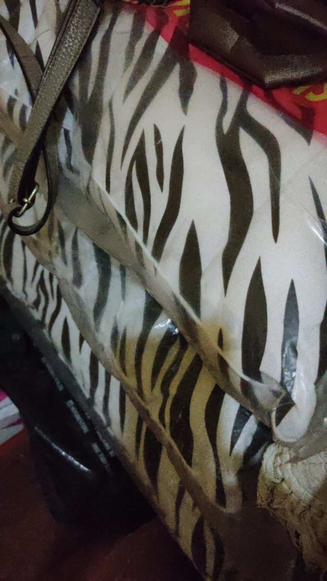 Zebra - Bantal Tidur Dan Guling Motif Zebra Standar Hotel Friamart