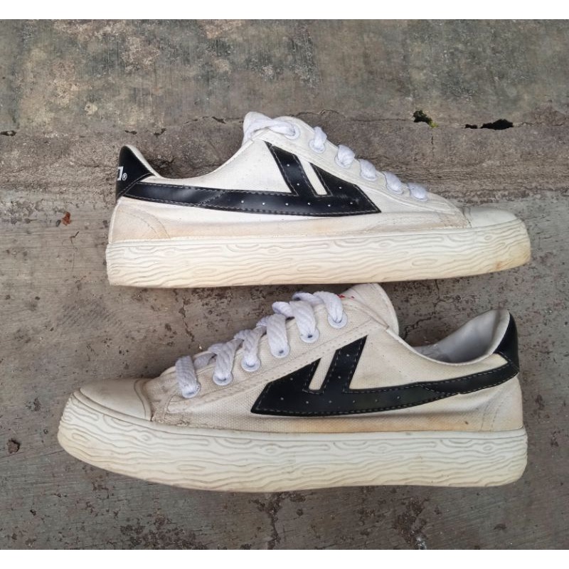 WARRIOR SEPATU SECOND SIZE 38