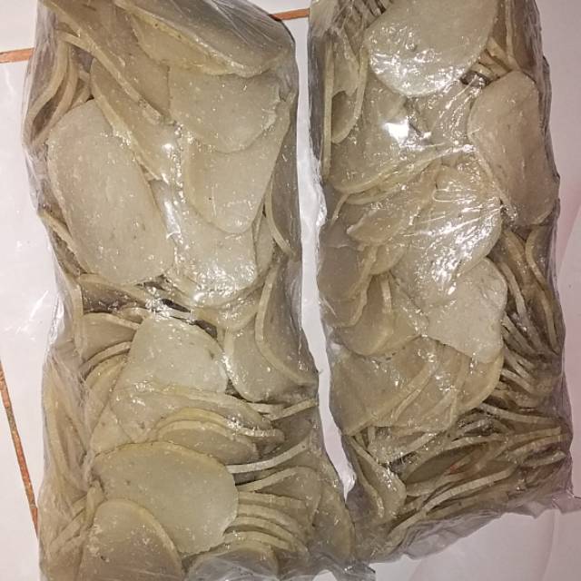 

Kerupuk ikan mentah