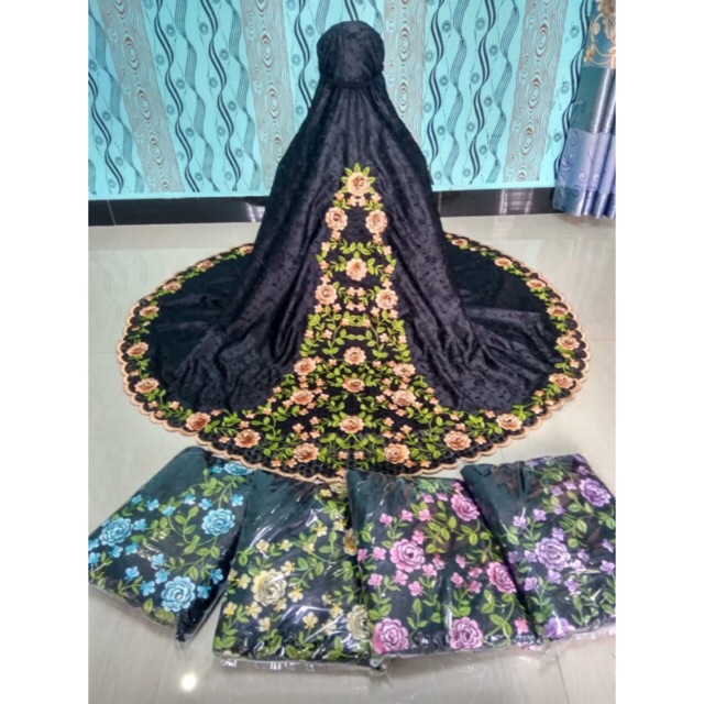 MUKENA PRADA HITAM ALMUNAWWARAH SUTRA PARIS SWAROVSKY