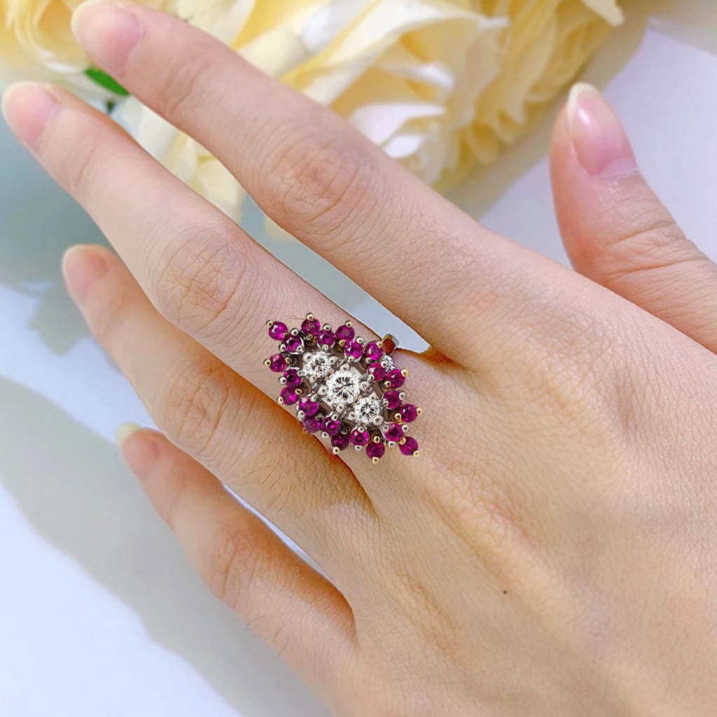 Hu Hu Hu Hu Hu Alat Bantu Pasang Kacamata♡ Cincin Bentuk Bunga Aksen Berlian Imitasi Bahan Cubic Zirconia Untuk Wanita