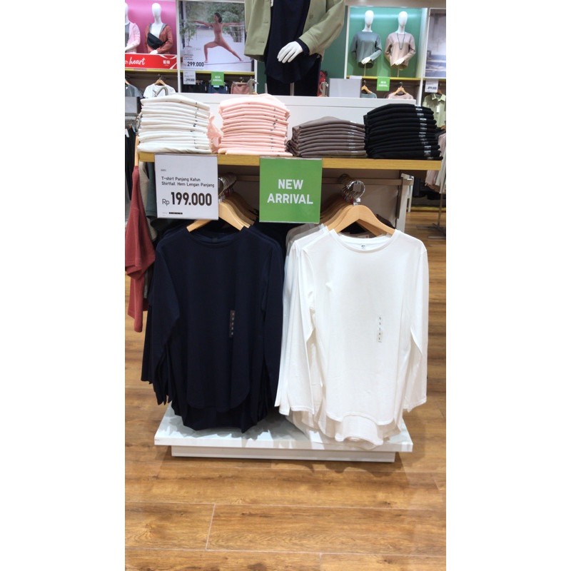 SALE Uniqlo Tshirt Panjang Shirttail Hem