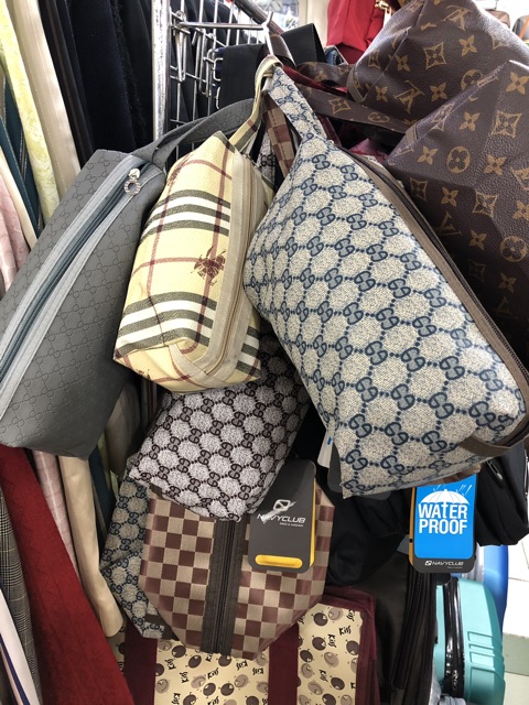 Tempat Serba bisa bermotif tempat kosmetik / uang / tas pasar