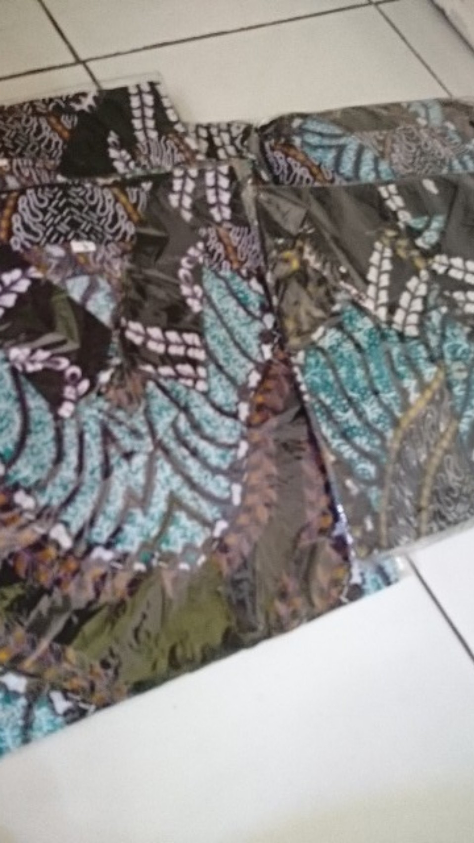 Batik Couple Batik Keluarga Ibu Ayah Dan Anak Maura Couple Sania Ruffle Modern ( Madu Hijau )