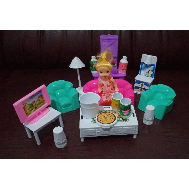 FI 558 FURNITURE + BONEKA / PERALATAN RUMAH ADA SOFA MEJA PLUS TV
