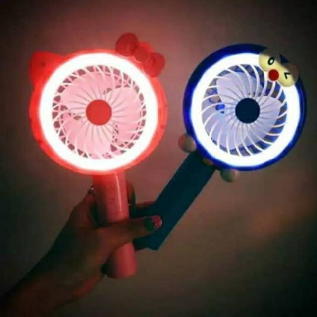 Kipas angin tangan mini portable fan karakter doraemon dan hellokitty
