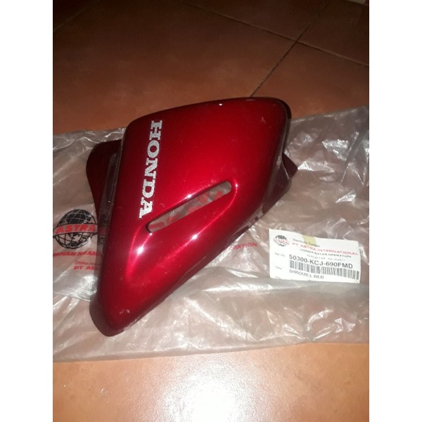 kupingan shroud tangki kiri tiger lama lawas 2000 merah maroon