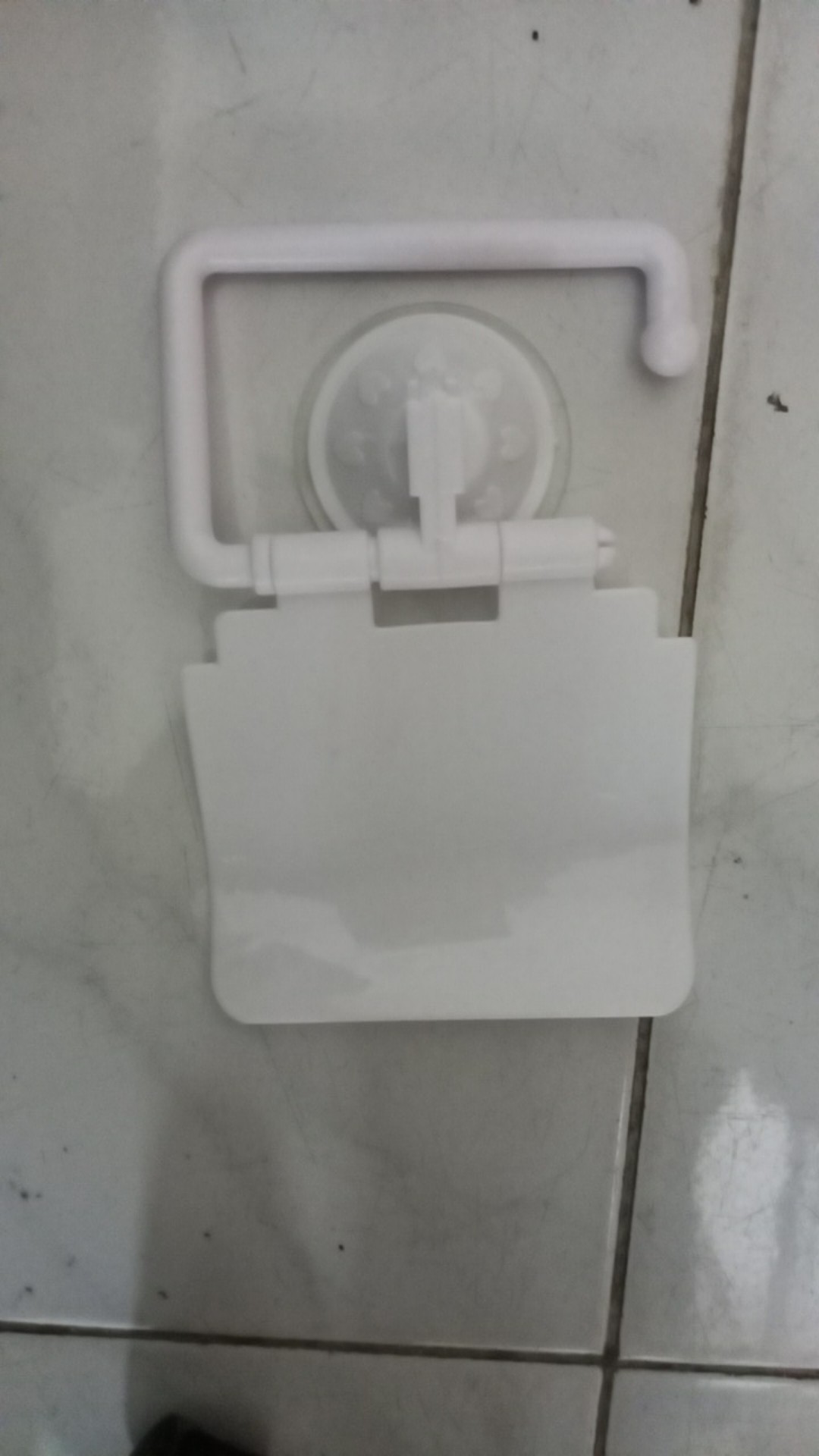 Sofimall Tempat Tisu Tissue Gulung Toilet Roll Holder / Gantungan Tisu Tempel Vacum Sedot Tanpa Paku