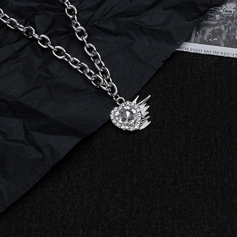 Ins gaya dingin elegan zircon bertatahkan hati transparan permata kalung wanita Jepang dan Korea gay