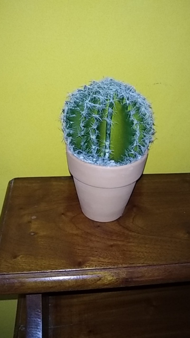 Fejka Tanaman Rumput Tiruan Dalam Pot