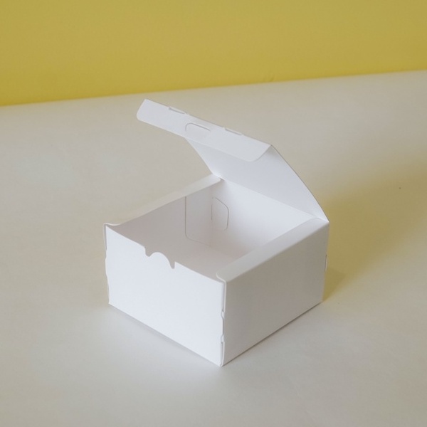 

Box Makanan / Box Ivory - Uk. 10 x 10 x 6 cm