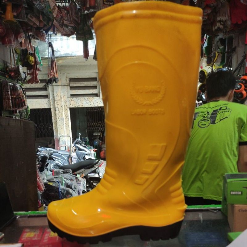 sepatu boot karet YU BANG kuning tinggi 35cm