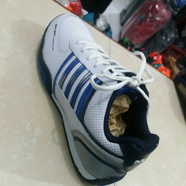 Sepatu new era/sepatu jogging/sepatu fitness/sepatu olahraga/sepatu volly dan lain-lain