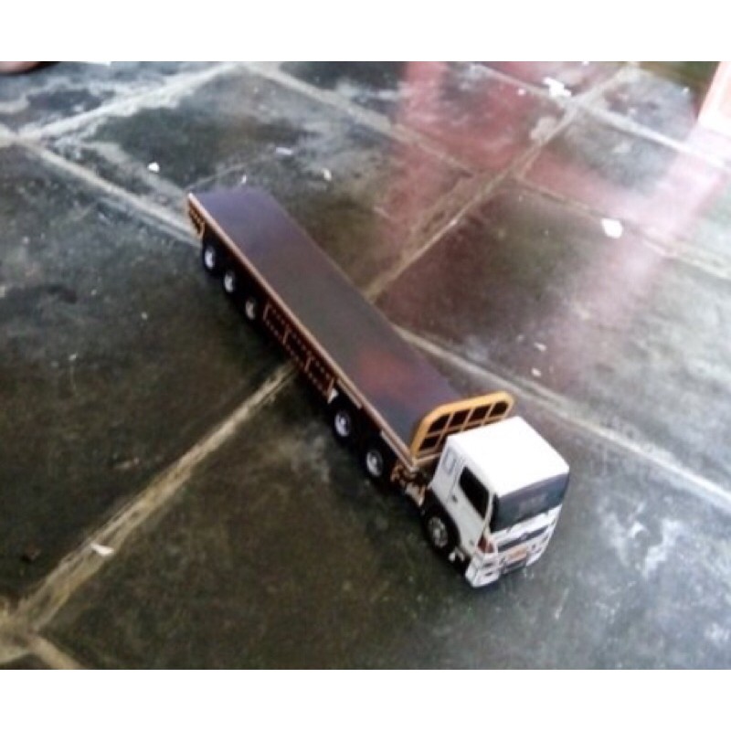 miniatur truk trailer