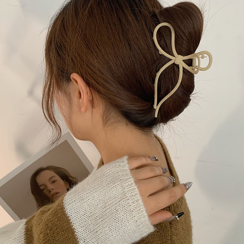 AY(CN) Jepit Rambut Model Hollow Bentuk Ikan Hiu Gaya Korea Untuk Wanita