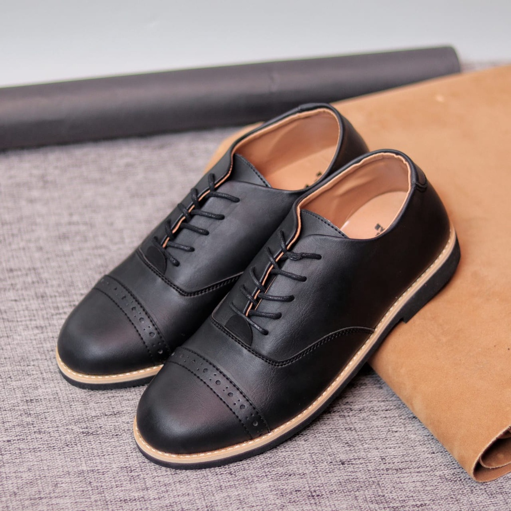 LAMO Sepatu Formal Kasual Pria Pantofel Hitam Kerja Kantor Kuliah Trendy Original Simple Murah ANTI sLIP