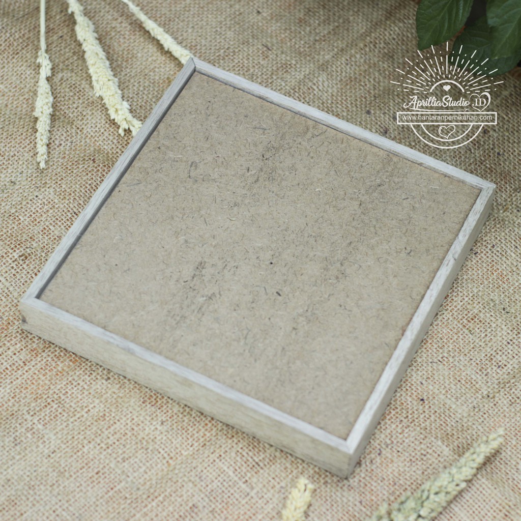 BINGKAI ALAS MAHAR PERHIASAN KAYU UK 20x20 cm