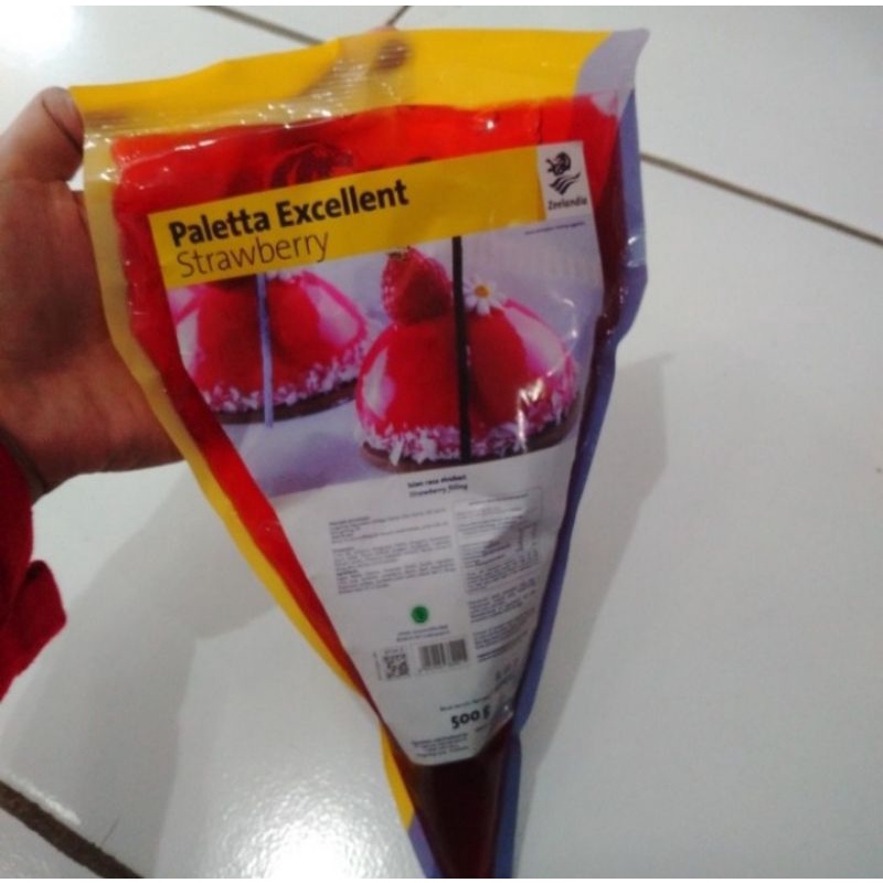 

ZEELANDIA PALETTA STRAWBERRY 500GR ,SELAI UNTUK ISIAN ROTI, DONAT DLL