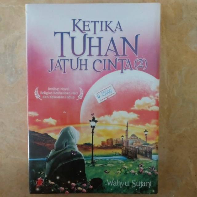 Buku Ketika Tuhan Jatuh Cinta (2)