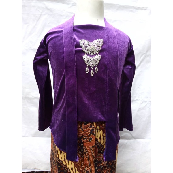 Kebaya Bludru Warna Ungu Kutu Baru Anak Set Jarik Batik Cantik