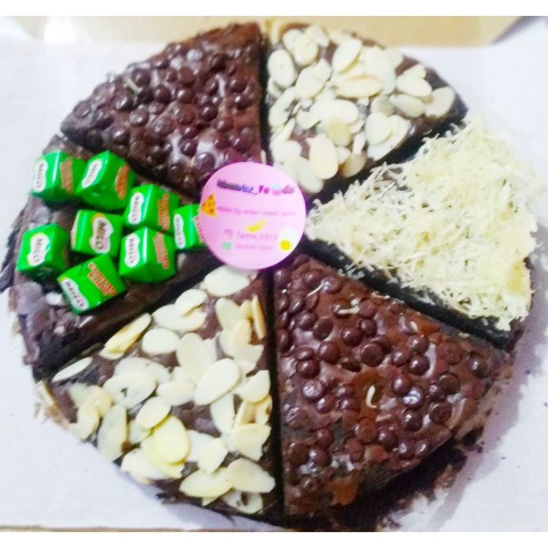 

FudgyBrownies/ Fudgy Brownies shiny crust / brownies sekat/ brownies pizza
