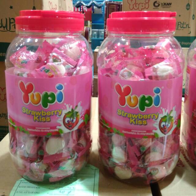 

Permen jelly, permen yupi kiss strawberry 300gr