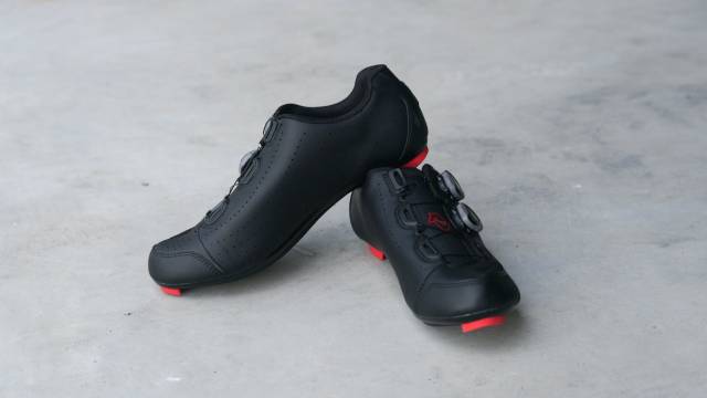 SEPATU AVELIO ROADBIKE sepatu sepeda road bike shoes bicycle sepatu gowes