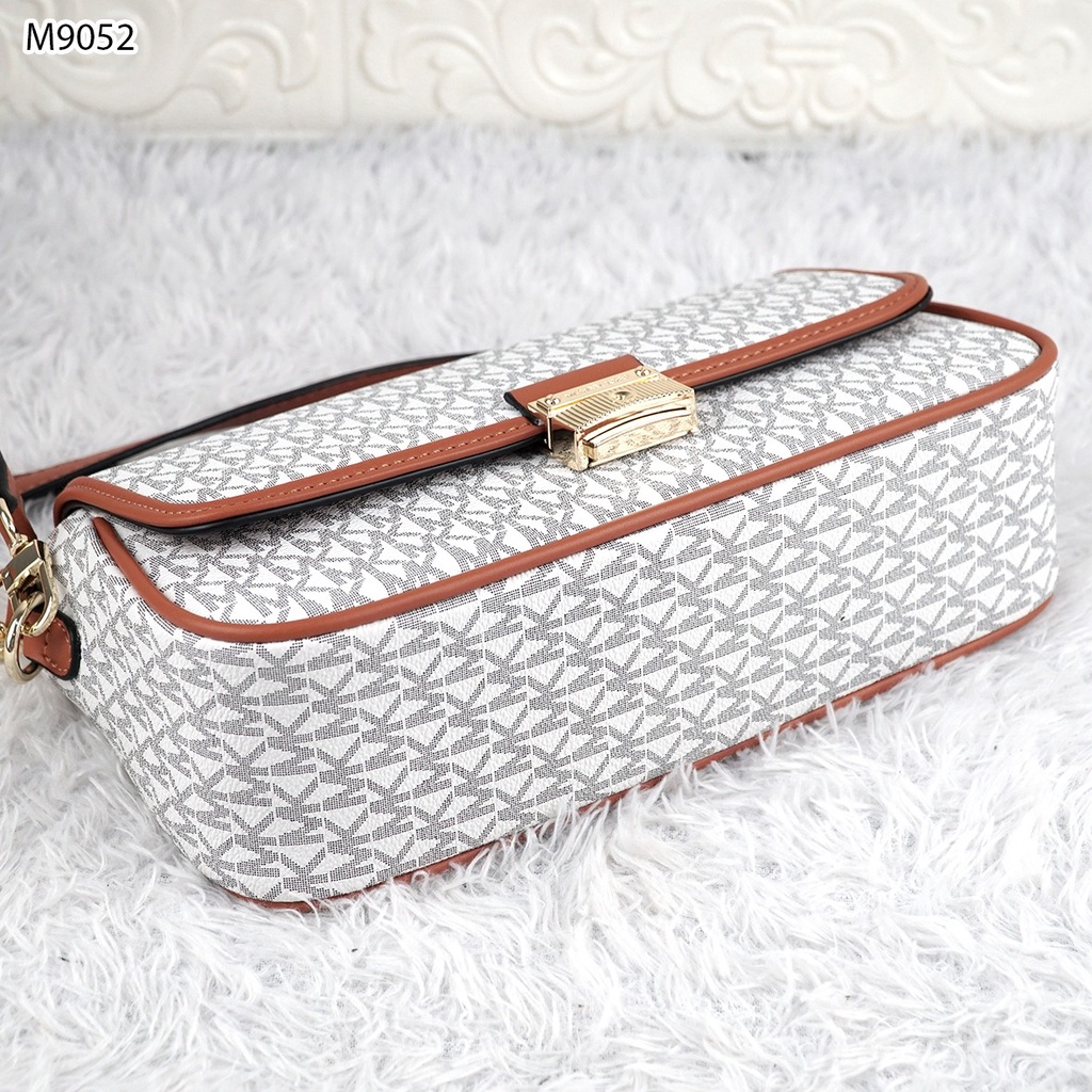 BAG Bradshaw Shoulder Bag M9052