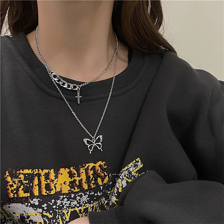 Double layer twin butterfly kalung wanita kalung cross hip hop trendi keren Tahun Baru sweater jarin