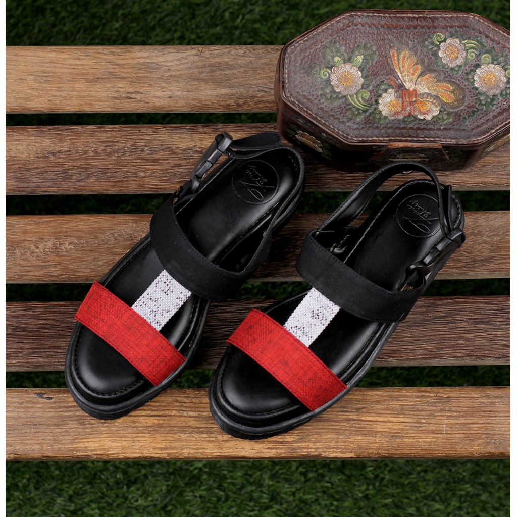 Xelena Maroon | Sandal Slide Platform Simpel Wanita Cewek Women Sandals Footwear | FORIND x Favshoes