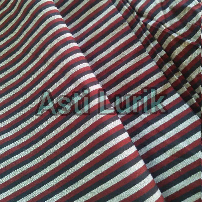 Lurik Tenun ATM ( 200 x 105 - 110 ) . Kain Lebar Besar .  Merah maroon abu hitam . Bukan batik cap p
