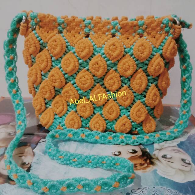 Tas tali Kur motif mawar timbul