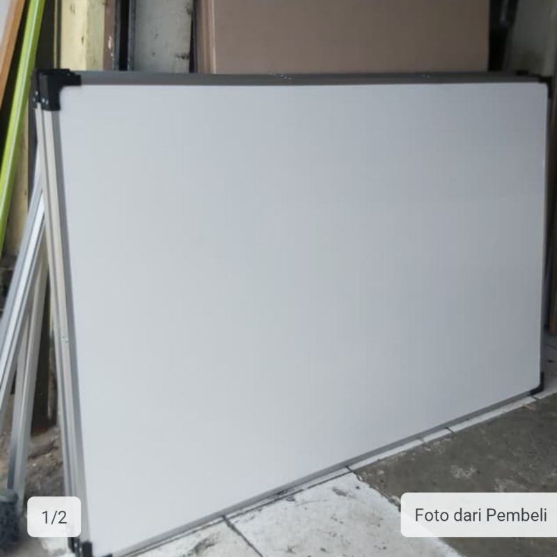 

whiteboard gantung ukuran 80x120