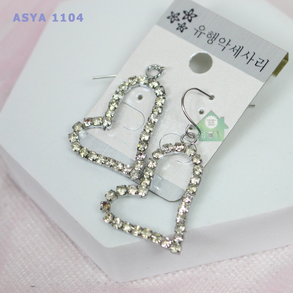 Anting Kait Wanita Full Permata Putih Bentuk Love 1104