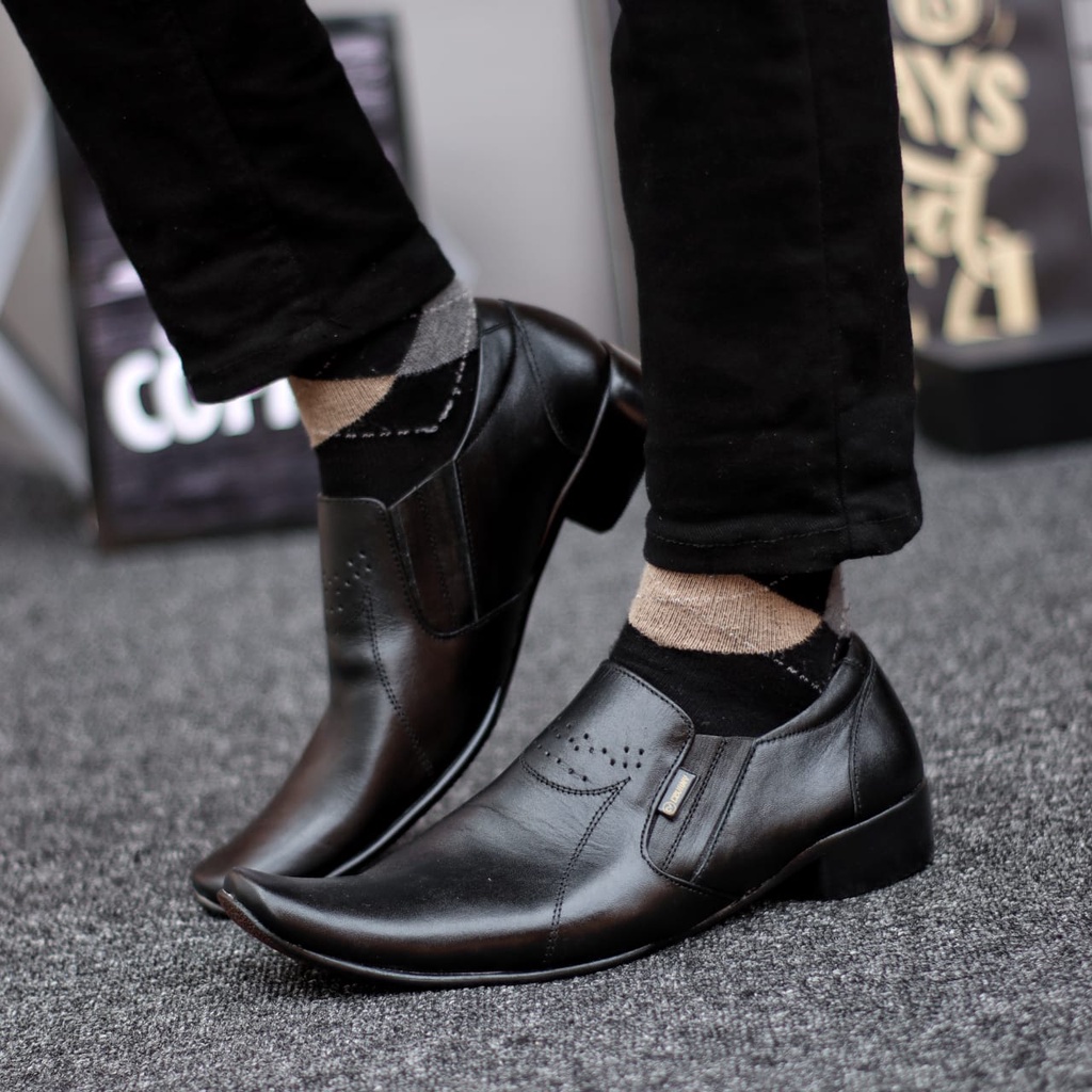 Sepatu Pantofel Hitam Kulit Asli Formal Kerja Kantor Pria Abraham Veil