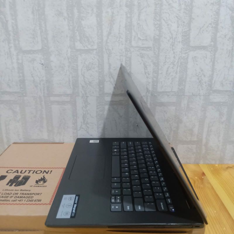 Laptop Lenovo ideapad 330, Amd A4-9125, Gen 7Th, Radeon R3 Graphics, Ram 4 Gb / 500Gb, Seri Baru bosy slim