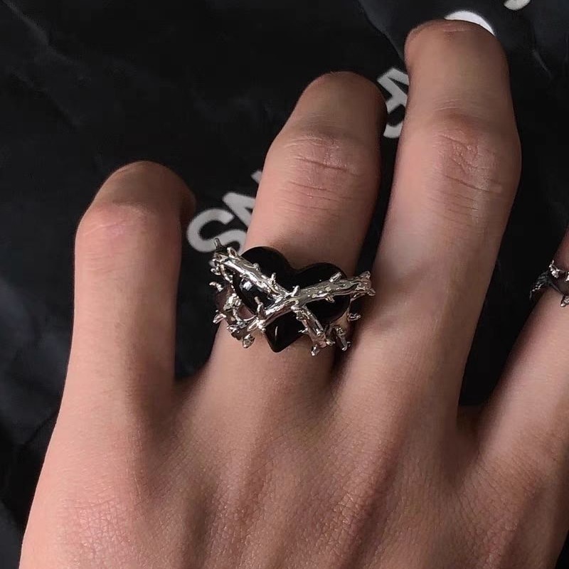 Cincin Model Terbuka Bentuk Hati Tidak Teratur Warna Hitam Gaya Vintage Gothic Punk Untuk Unisex