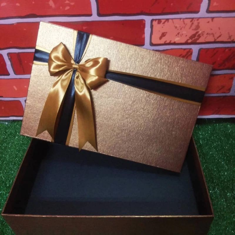 

kotak kado 60x50x20 cm