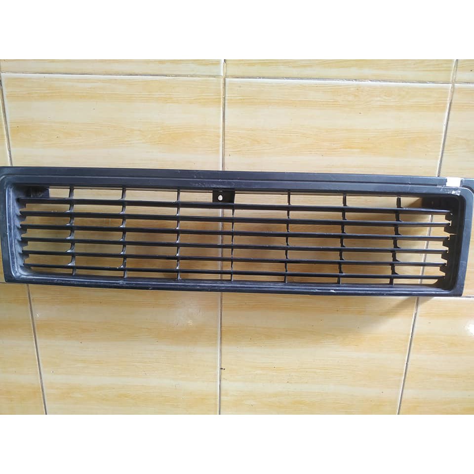 Grill ram depan Isuzu panther lama 2,3