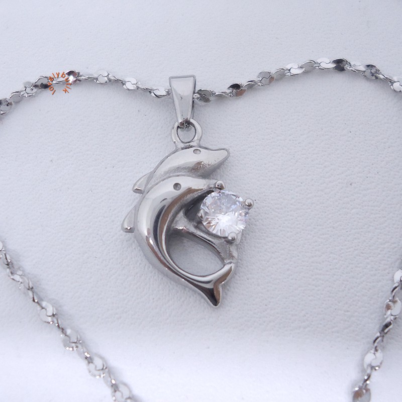 Lovely Twin Dolphin Kalung Titanium Wanita - SILVER