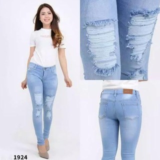 ripped jeans levis