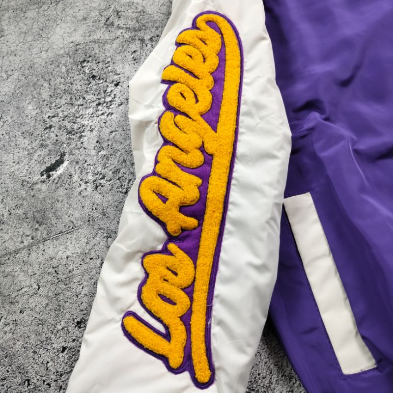 VARSITY LAKERS LOS ANGELES FULL BORDIR BLACK/PURPLE AUTHENTIC FULLTAG &amp; LEBEL